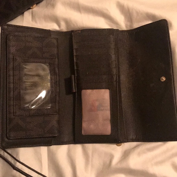 Michael Kors large shoulder bag & wallet set - Picture 6 of 8